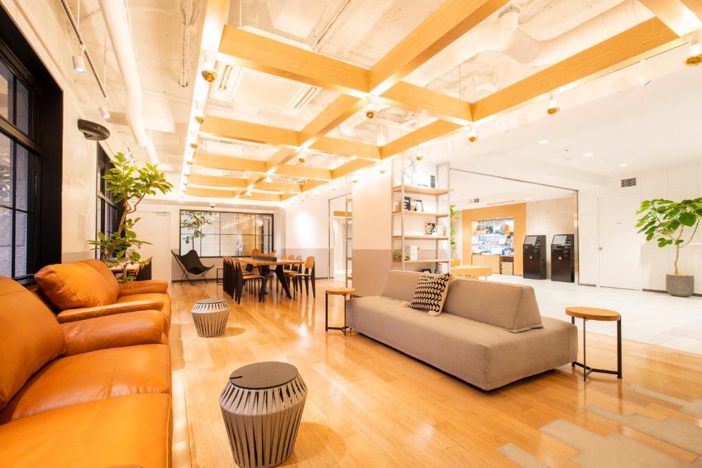 Fukuoka Toei Hotel in central Fukuoka near Hakata and Tenjin, Japan, offering free Wi-Fi and easy access to Canal City and Ohori Park